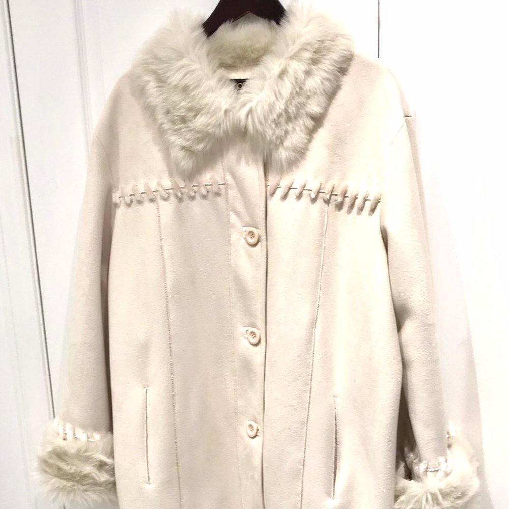 Novelti Women White Faux Shearling Fur Coat Size 3X Luxurious Soft